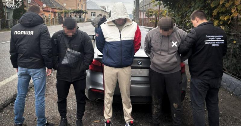 За суму в 12,5 тисячі доларів організував виїзд ухилянтів до Європейського Союзу: на Закарпатті затримали чоловіка. ВІДЕО.