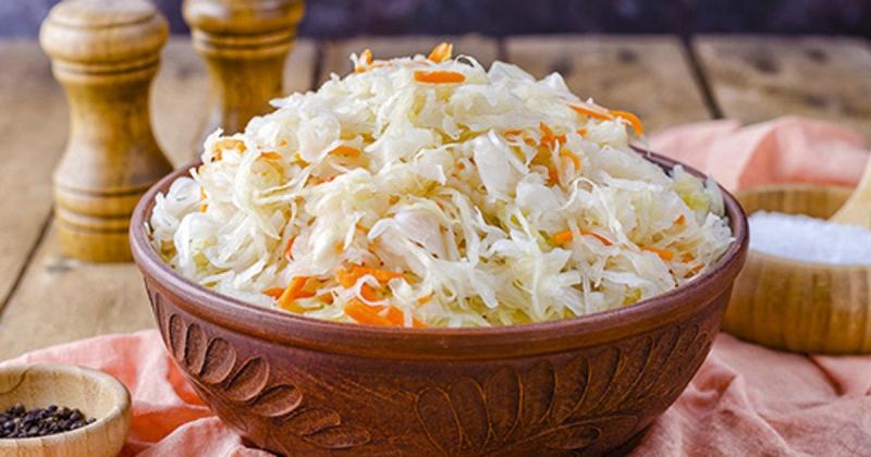 Як оригінально заквасити капусту: рецепт від професійного шеф-кухаря.