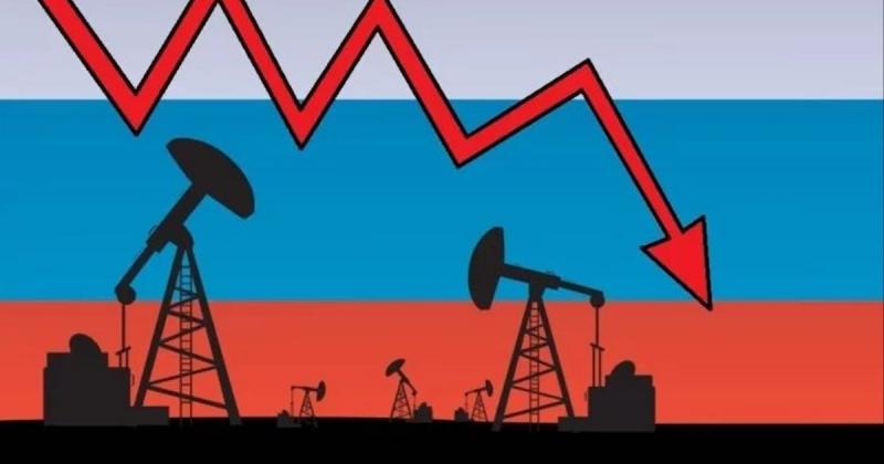 Видобуток нафти в Російській Федерації зменшується внаслідок зростаючого тиску з боку Сполучених Штатів, повідомляє Bloomberg.