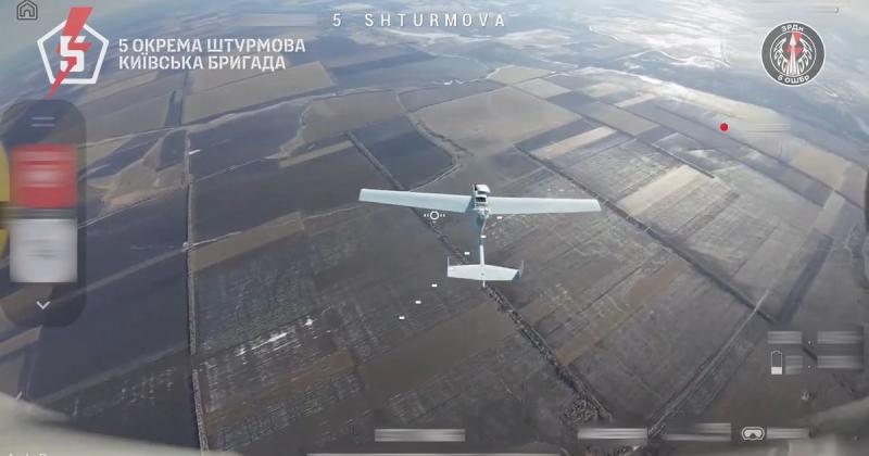Пілоти 5-ї окремої штурмової бригади знищили шість російських безпілотників, які виконували розвідувальні та ударні місії. ДИВІТЬСЯ ВІДЕО.