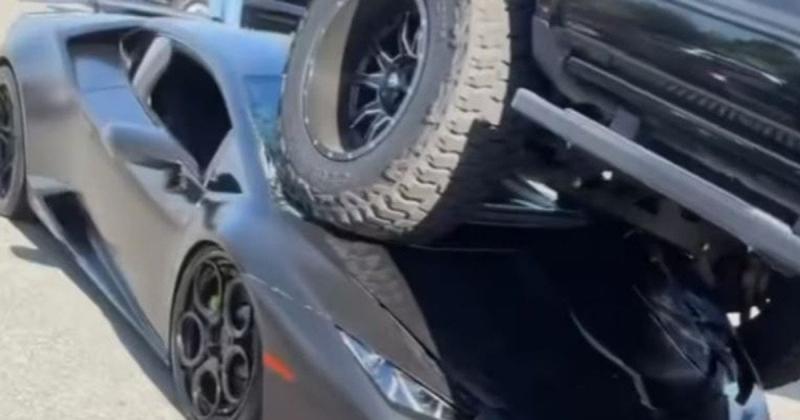Не звернула уваги: водійка пікапа наїхала на Lamborghini вартістю 335 000 доларів — відеозапис.