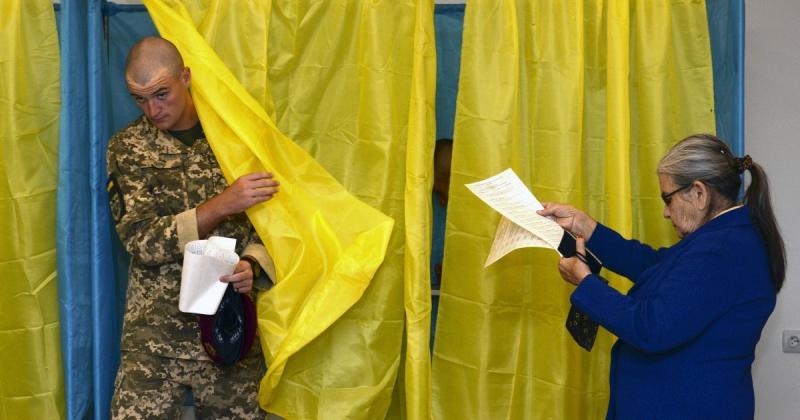 Україна вивчає можливість впровадження онлайн-голосування на виборах після завершення війни - повідомляє Politico.