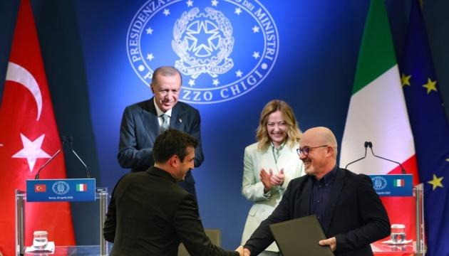 Турецька компанія Baykar та італійський виробник Leonardo уклали угоду про співпрацю у сфері спільного виробництва безпілотних літальних апаратів.