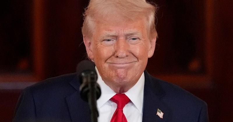 Трамп виступає за те, щоб Україна погодилася на прийом депортованих зі США іноземців з інших країн, повідомляє WP.