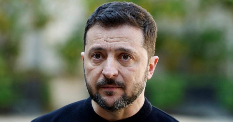 Зеленський прогулявся по Хрещатику та вшанував День пам'яті та перемоги: його слова та коментарі.