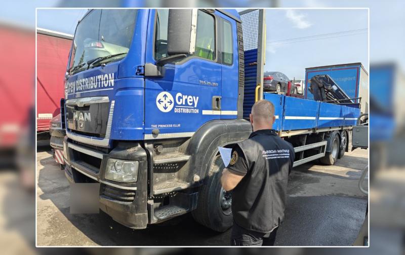 Директорка благодійного фонду доставляла вантажівку MAN полковнику Збройних Сил України, проте він про це не здогадувався - Auto24.