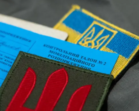 У Києві трагічно загинув мобілізований, який вистрибнув з автомобіля ТЦК під час руху.