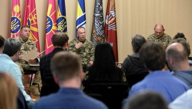 Сирський: У територіальних центрах комплектування проходять перевірки, працюють комісії.