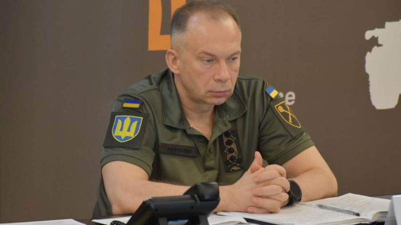 Сирський оголосив про інспекції в територіальних центрах комплектування: тих, хто не брав участі у бойових діях, слід відправити на передову.