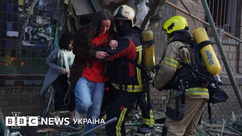 У Києві внаслідок російського обстрілу зруйнувався під'їзд багатоповерхового будинку - чотири особи загинули, під уламками залишилися люди - BBC News Україна.