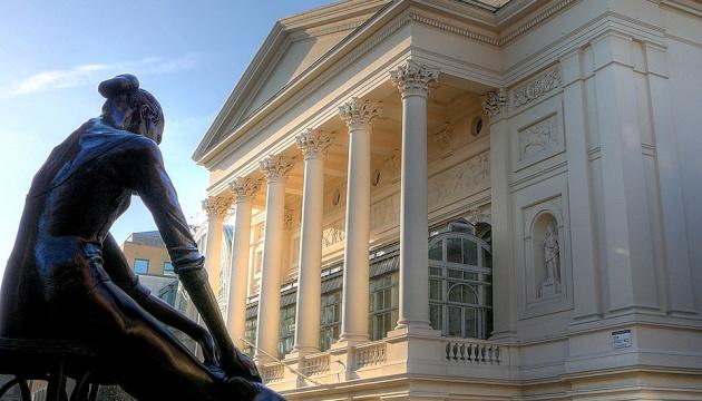Кислиця висловив своє незадоволення щодо участі Нетребко в програмі кіносезону Королівської опери в Лондоні.