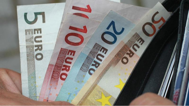 Курс валют у фінансових установах на 25 червня: євро втретє цього місяця встановив новий максимум.