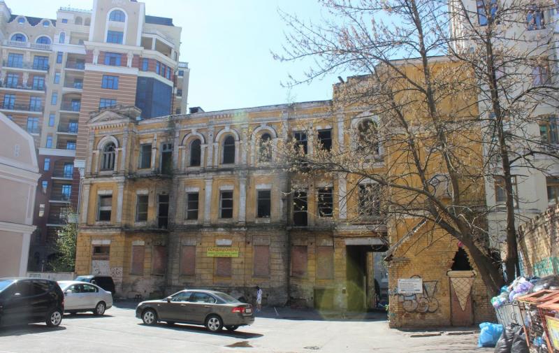 Будівля Сікорського в серці Києва знаходиться в занедбаному стані: хто відповідає за її відновлення та чому процес затягується?