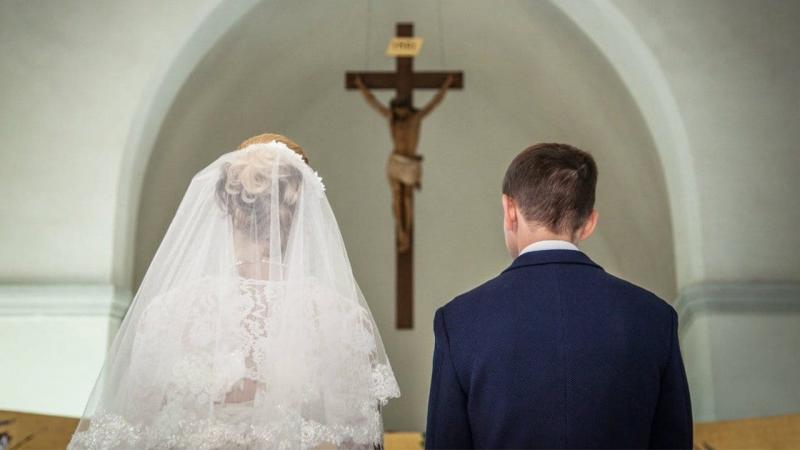 Віра Церкви (27): Христос, що проявляється у Святих Таїнствах - Vatican News