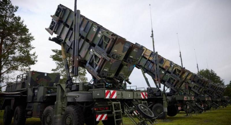 Німеччина та Сполучені Штати зробили кроки до надання Україні системи Patriot, повідомляє Bloomberg.