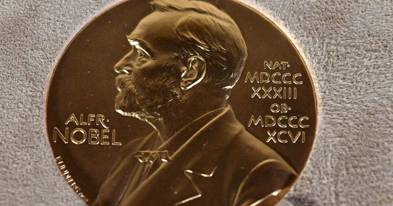 Напередодні зустрічі з Путіним Трамп раптово підняв питання Нобелівської премії - яка причина цього?