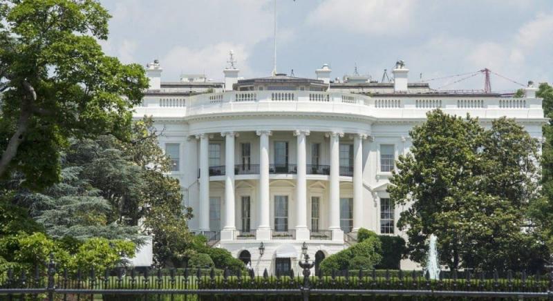Європа разом із Зеленським відправить на переговори фаворита Трампа, повідомляє Politico.