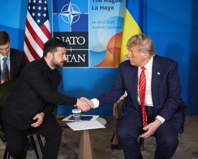 Трамп має намір змусити Україну зробити компроміси, згідно з інформацією від Bloomberg.