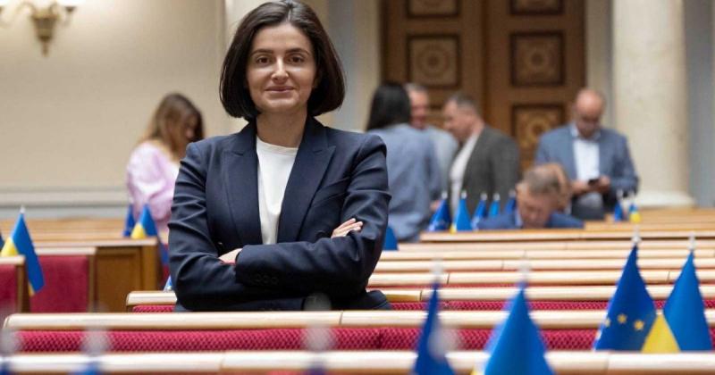 Ексклюзивна вечірка, впливові бізнесмени та перший iPhone: журналістські розповіді Ольги Василевської-Смаглюк -- Delo.ua