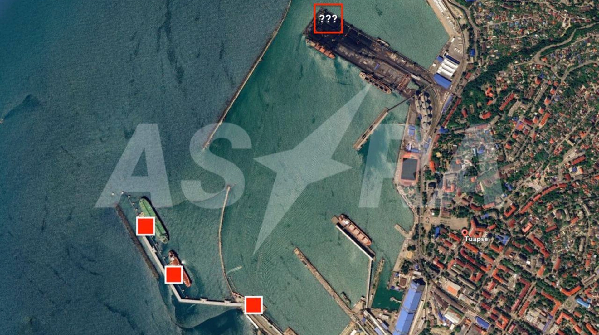 Російські джерела повідомили, що в результаті дії безпілотника в порту Туапсе стався спалах на нафтовому танкері.