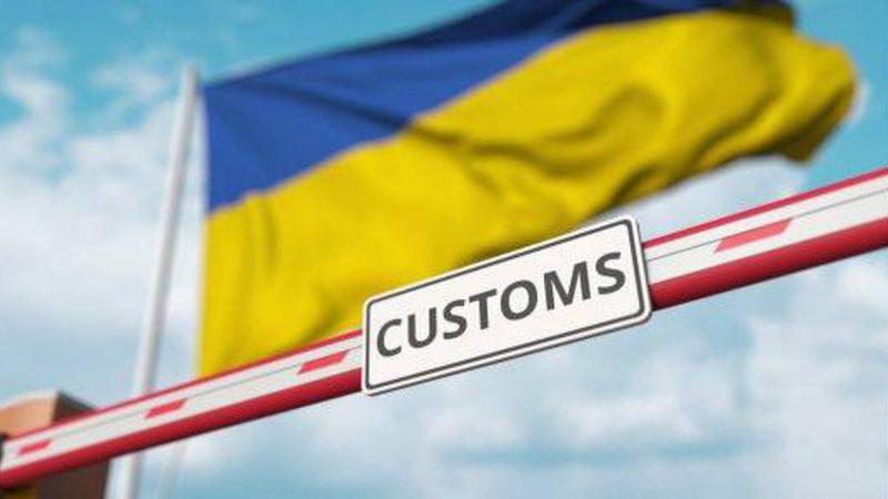 Відновлено процес оформлення громадян та транспортних засобів на українському кордоні - Державна митна служба.