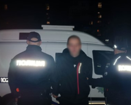 У Житомирі 22-річний молодик влаштував різанину на вулиці, внаслідок якої загинули дві жінки.