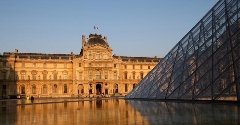 У Луврі введуть нові заходи безпеки після інциденту з пограбуванням | Еспресо