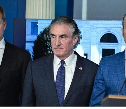 У міністра оборони США Дрісколла виникли складнощі у відносинах з керівником Пентагону Хегсетом через їхні амбіції - FT.