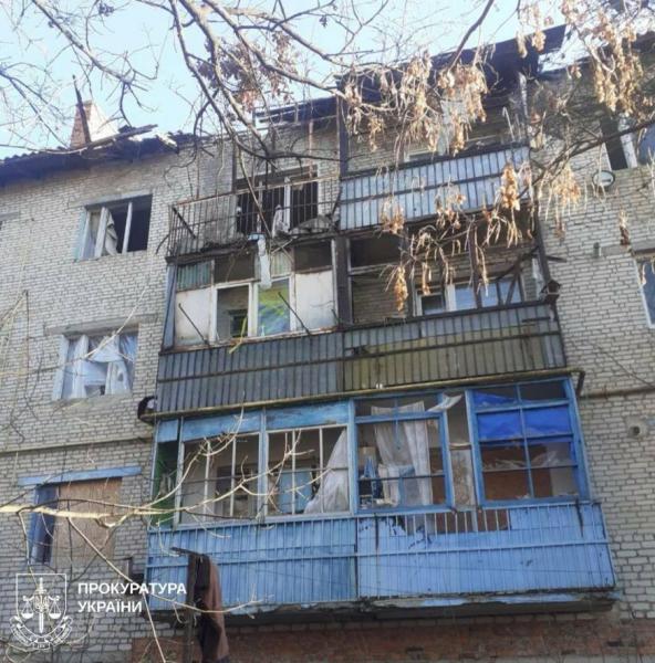 Російські агресори завдали ракетного удару по Старому Салтову, внаслідок чого є жертви.