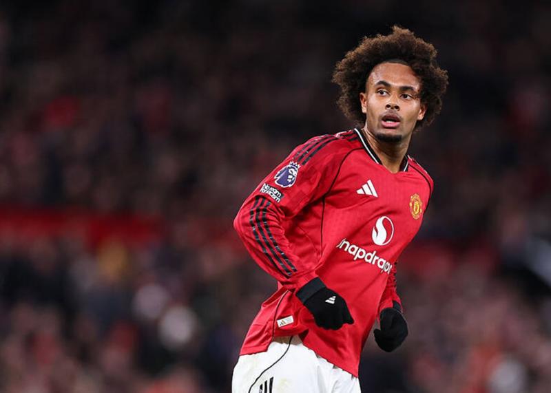 Рома уклала попередню угоду з нападаючим Манчестер Юнайтед.