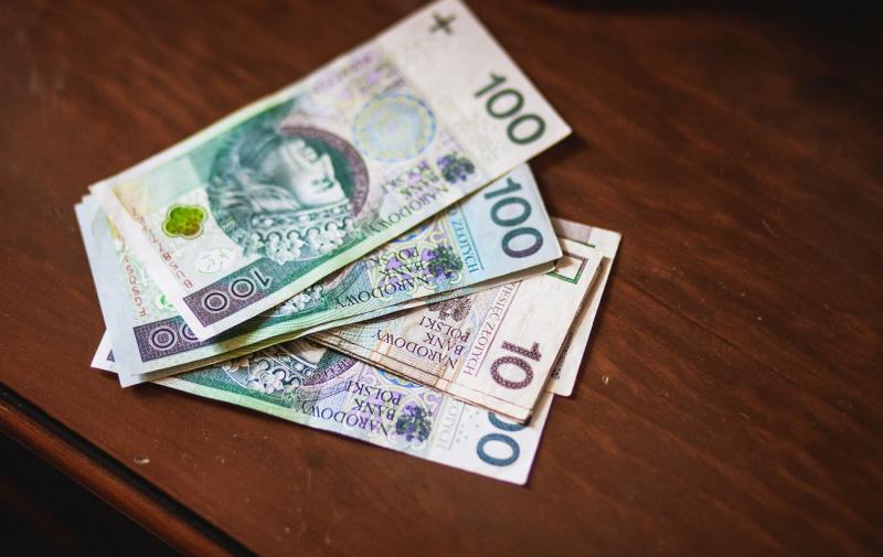 Національний банк підняв курс злотого на 6 копійок.