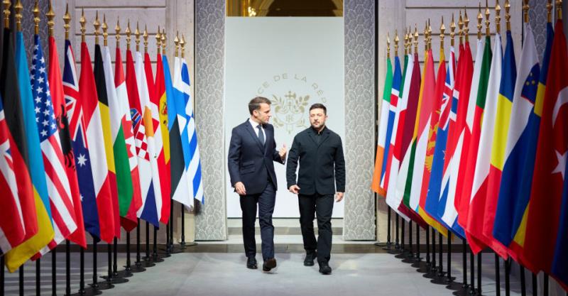 Які результати переговорів Зеленського з командою та реакція Росії на ці події?