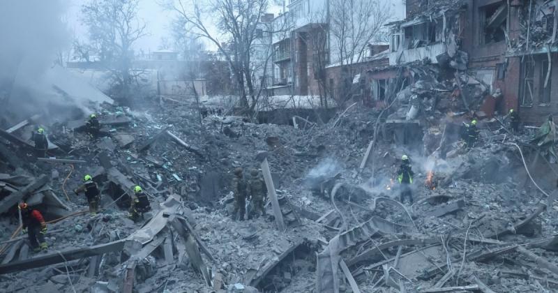 У Харкові завершилися операції з порятунку на місці, де 2 січня стався російський удар: семеро людей загинули.