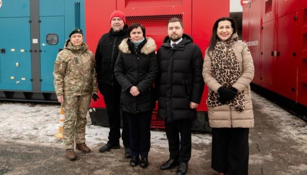 Литва надала 22 генератори для підтримки критично важливої інфраструктури столиці України, Києва.