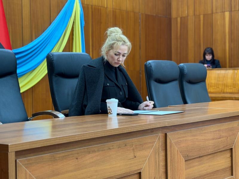 В.о. мера Ірпеня Анжела Макєєва висловила занепокоєння через вигоряння нового браслета Cartier, який коштує 9 750 євро.