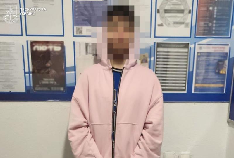 У районі Стрийського парку було затримано 21-річного чоловіка, підозрюваного у торгівлі наркотиками.