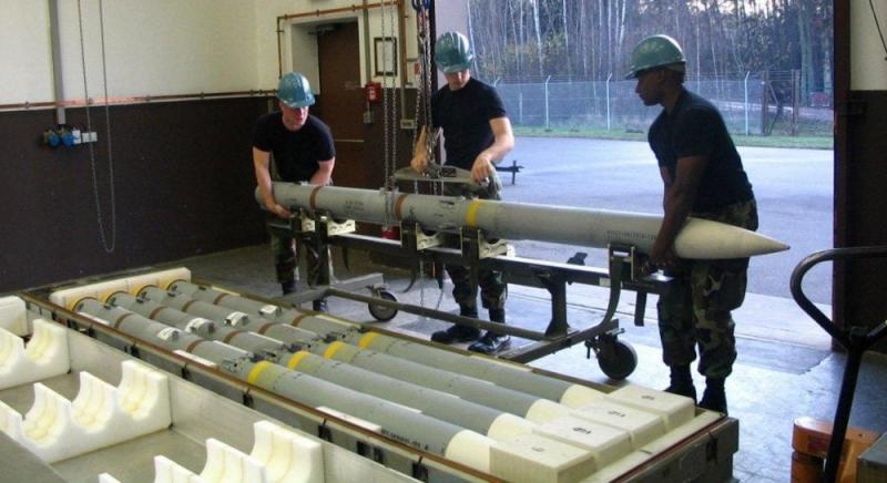 Експерти зазначають, що виробництво ракет для F-16 в країнах Європейського Союзу є надзвичайно важливим для посилення обороноздатності України.