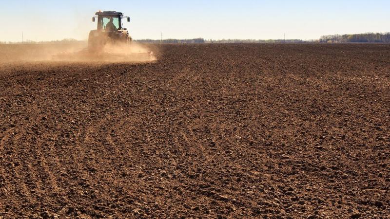 УКАБ виступив з пропозицією зменшити акциз на дизельне паливо, що використовується аграрною технікою, а також спростити процеси доставки добрив.