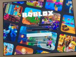 Розробники Roblox настійно рекомендують батькам постійно контролювати активність своїх дітей у цій грі.
