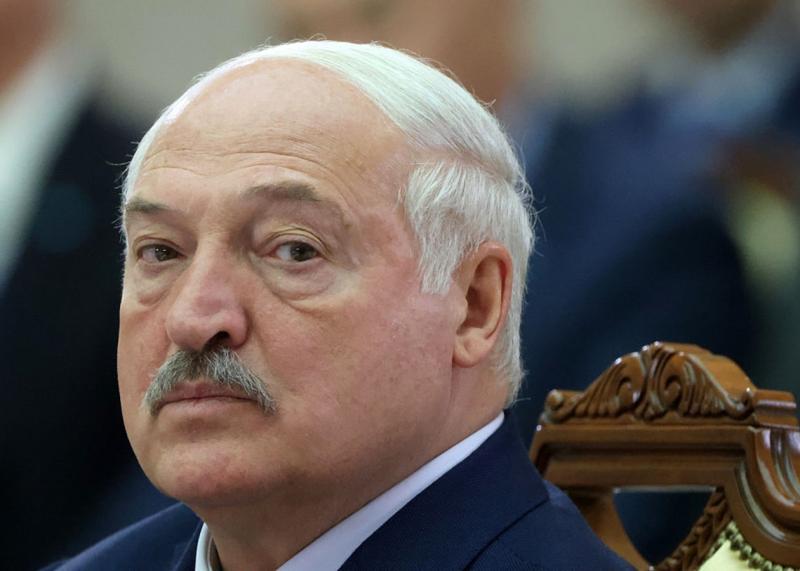 Лукашенко заявив про початок підготовки до військових дій.