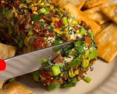 Рулет-намазка для святкового столу: збережіть ідею для найшвидшої закуски.