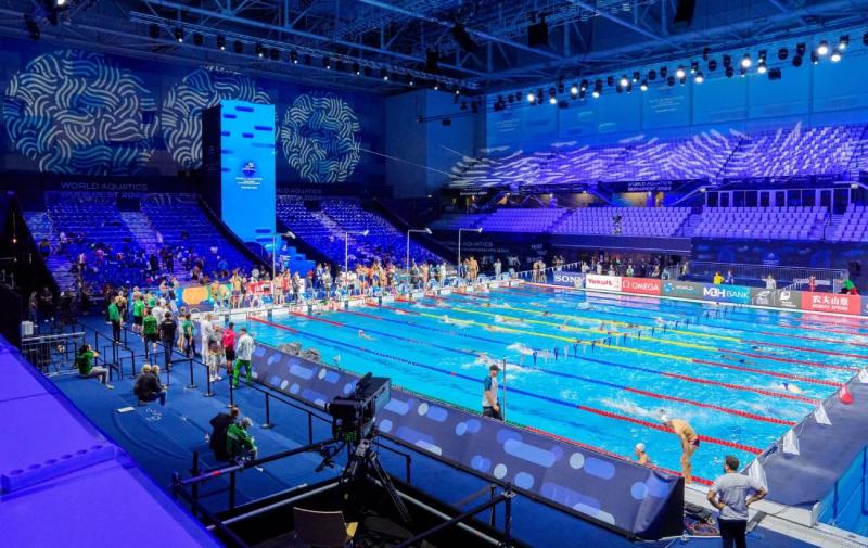 З прапорами та гімнами: World Aquatics відновила участь Росії та Білорусі у водних спортових змаганнях.