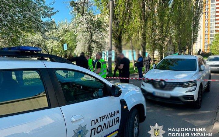 У Києві чоловік відкрив вогонь по людям: є постраждалі, поліція проводить спеціальну операцію – Деталі | Експрес онлайн