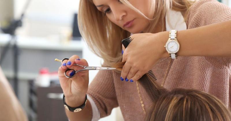 Залиште позаду піксі, боб і каскад: яку зачіску слід обрати жінкам після 50 років?