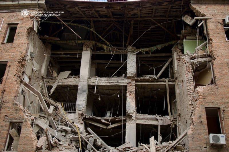 У Дніпрі продовжується операція з пошуку та рятування: зафіксовано п'ять загиблих та 46 травмованих - Новини Весь Харків.