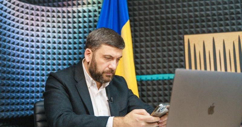 Схуд, посивів і відростив бороду. Як виглядає колишній прем'єр-міністр Гройсман сьогодні (фото)