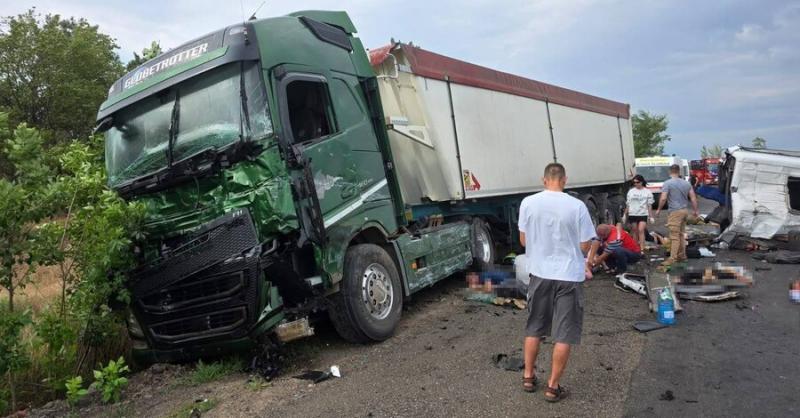 Водію, підозрюваному в причетності до аварії в Миколаєві, що призвела до загибелі 12 осіб, висунули обвинувачення.