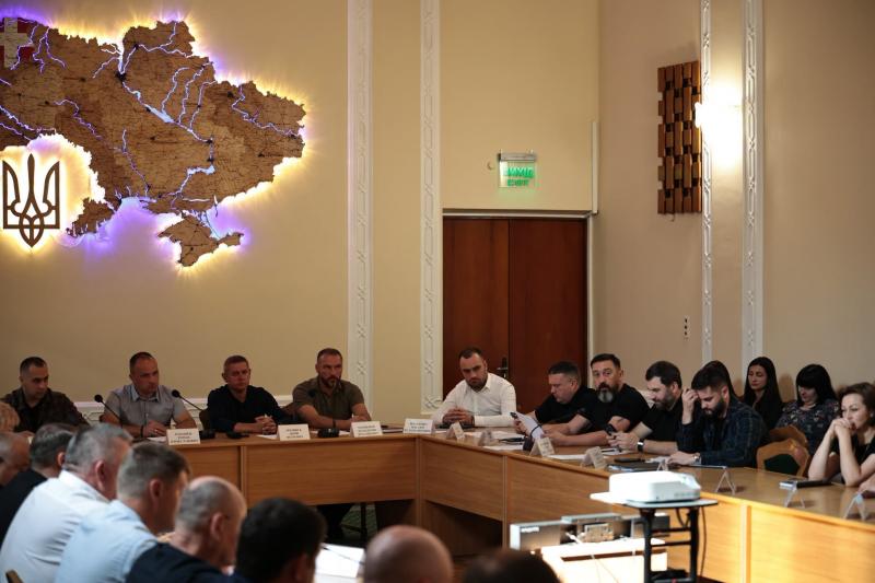З початку року зафіксовано більше 1600 дорожньо-транспортних пригод: у Волинській обласній військовій адміністрації провели обговорення щодо ситуації з аварійністю в регіоні.