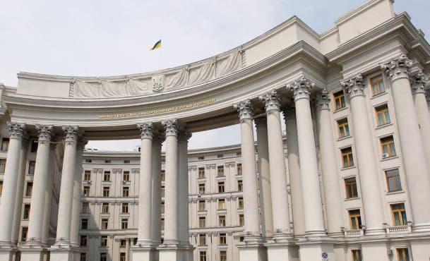 НАБУ повідомило, що екс-держсекретар Міністерства закордонних справ України створив схему, що залучає фінансування від іноземних донорів для потреб країни.