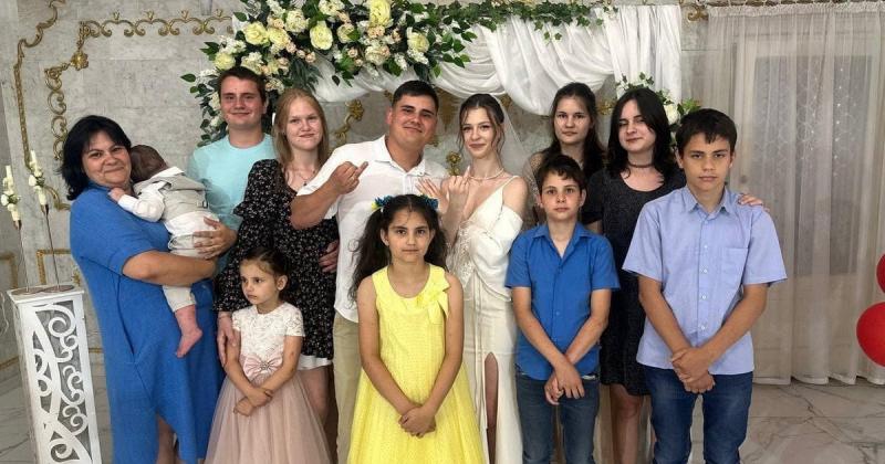 Під уламками будівлі виявлено частини тіл: доля п'яти дітей родини Воронових залишається невизначеною, заявив Зеленський.